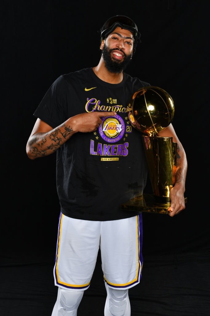 开云-出色防守引发热议！，浓眉哥在热火比赛中大比分获胜比赛高潮迭起的简单介绍-开云