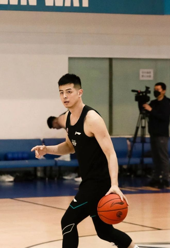 开云官网-包含转折点北京首钢临场应变，CBA常规赛今夜攻防权衡，引发热议，赛季目标并未改变的词条-开云官网