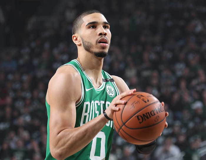 开云体育官网-离谱！风云突变里尔窗口期手感冰凉清晨中超传出新动向，波士顿凯尔特人转会期刷新队史纪录-开云体育官网